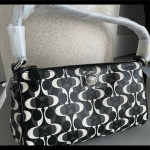 COACH Purse 👛😍